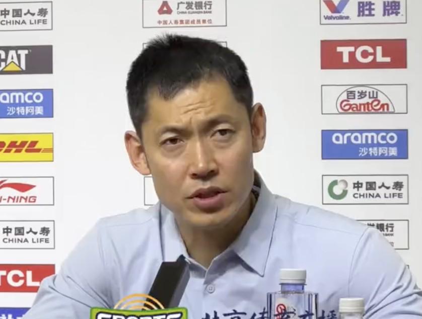 华体会体育登录入口-张庆鹏：球队需要更多老将站出来，不要在困难的时候摇头放弃