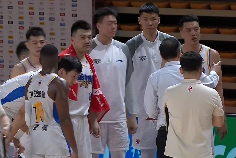 华体会体育官方入口-北京男篮力克广州,翟晓川15+10陈盈骏末节爆发 徐昕12+6力压周琦